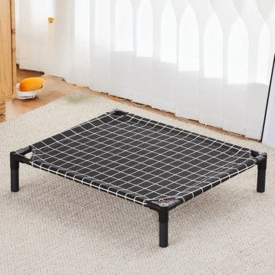 lit-de-camp-pour-chien-grille-noire-et-blanche